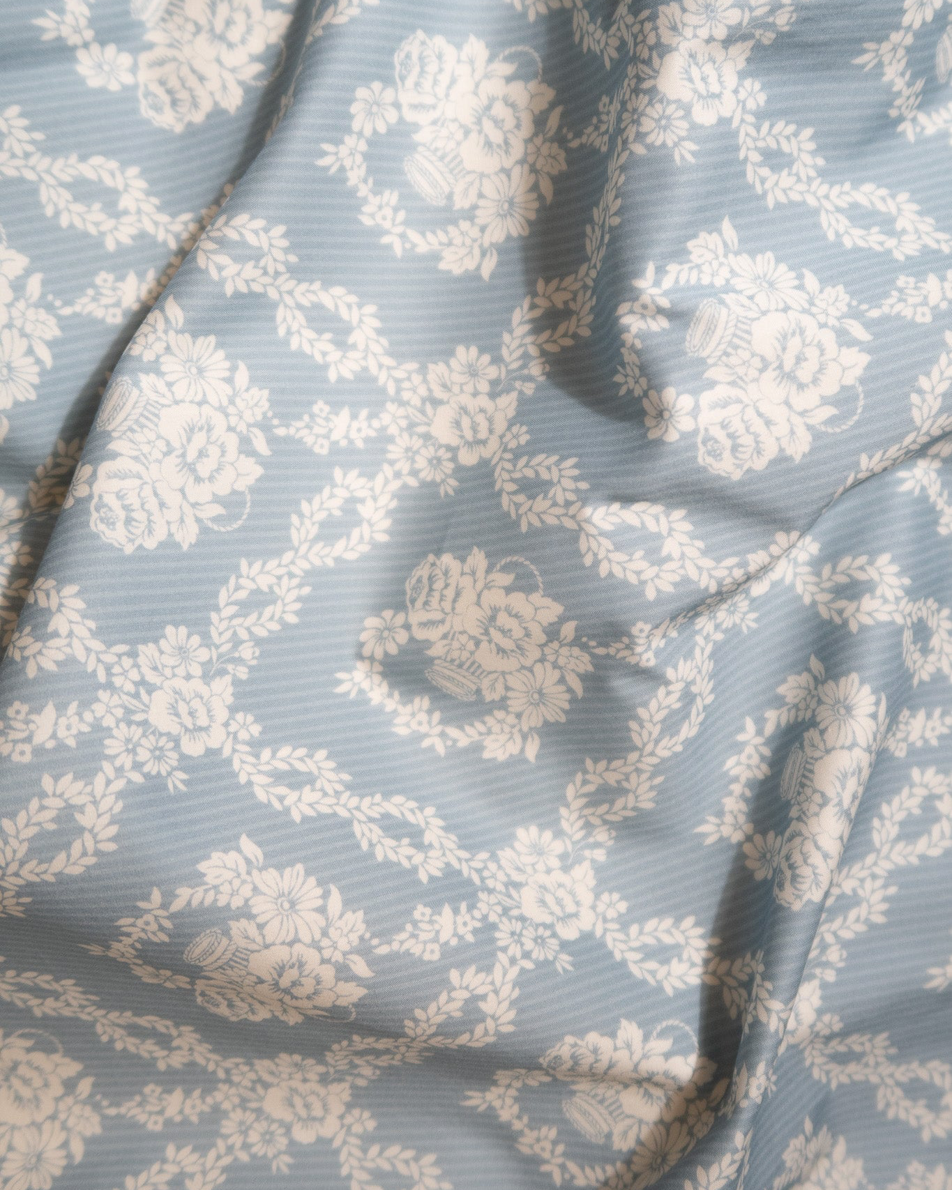 LUXURY BOW MW LIBERTY GARLAND HAMPERS