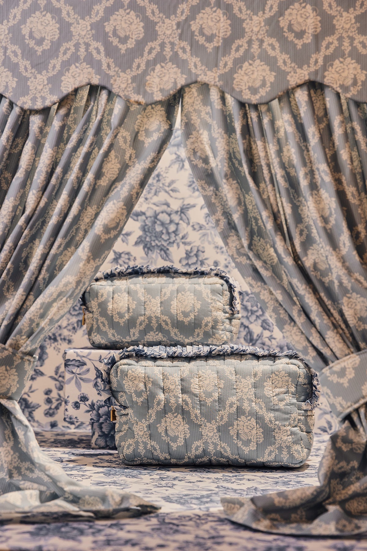 POUCH XS SQUARE RUFFLES MW LIBERTY GARLAND HAMPERS