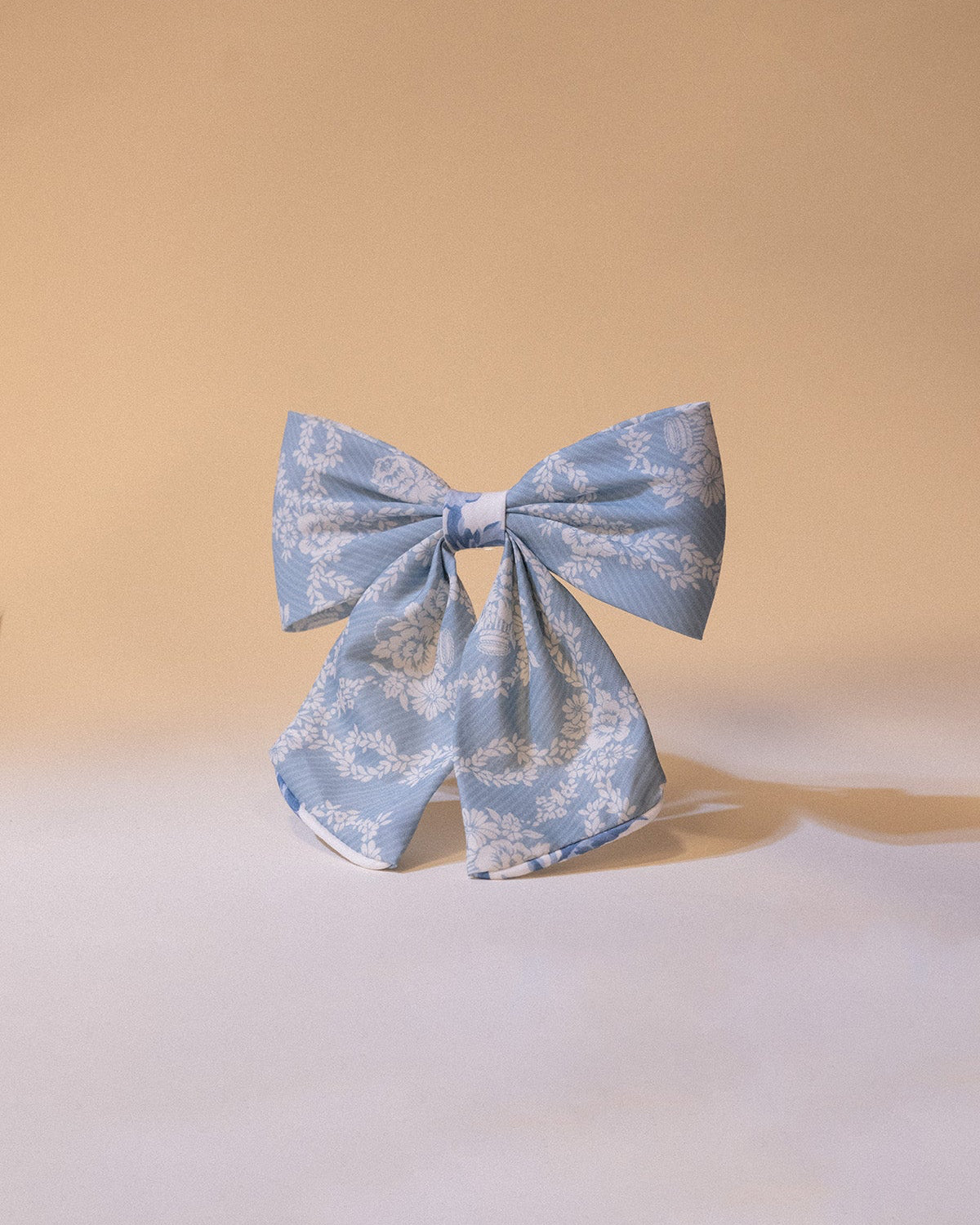 LUXURY BOW MW LIBERTY GARLAND HAMPERS