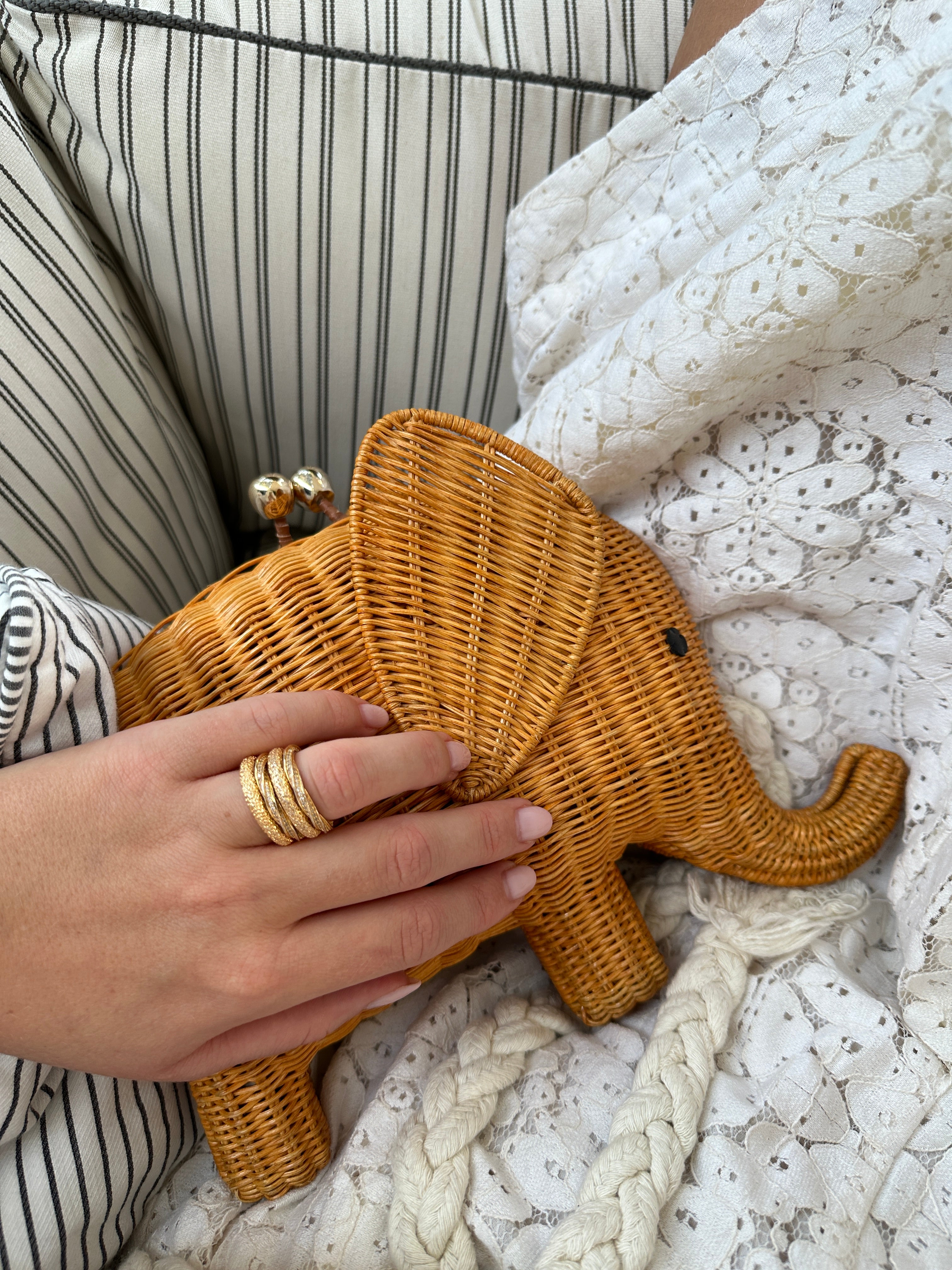 HAMMERED GOLD RING